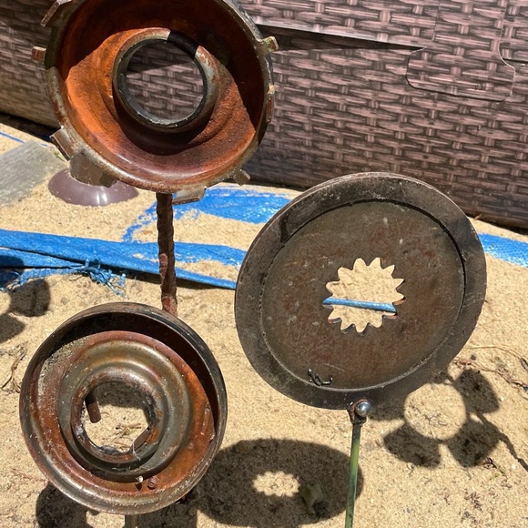 Metal flower - Picture 3 of 4